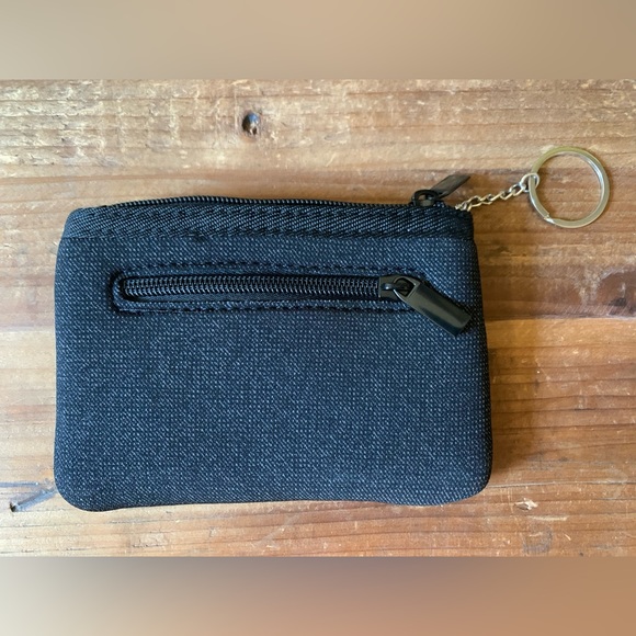 Haute Shore neoprene card case with keyring - Picture 2 of 4